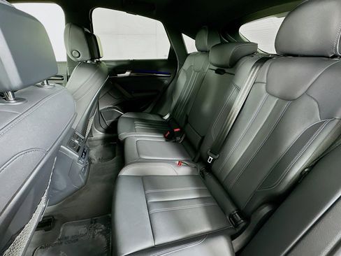 Used 2022 Audi SQ5 Prestige w/ Prestige Package image 9