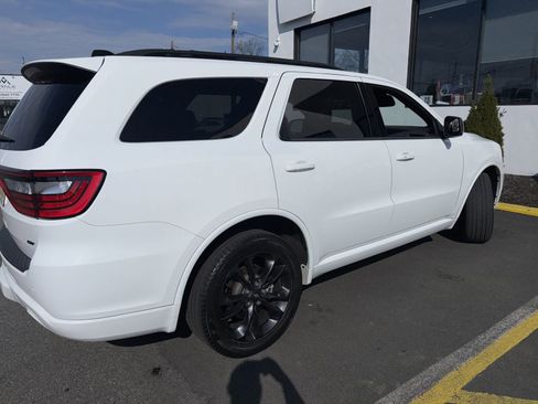 Used 2023 Dodge Durango GT image 2