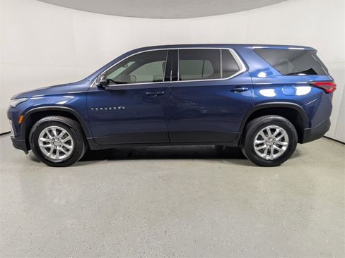 Used 2022 Chevrolet Traverse LS image 4
