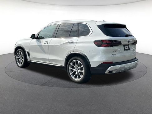 Used 2026 BMW X5 xDrive40i AWD/4WD image 3