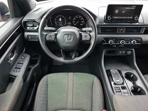 Used 2023 Honda Pilot Sport image 13
