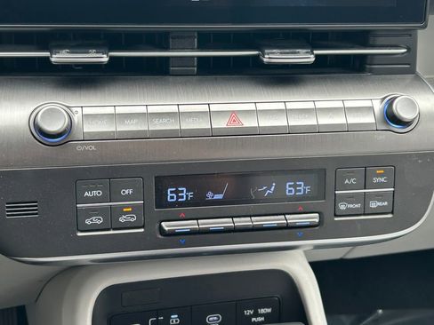 Used 2025 Hyundai Kona SEL image 25