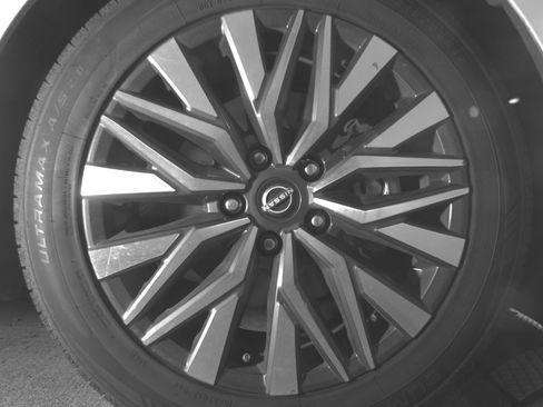 Used 2025 Nissan Altima 2.5 SV image 13