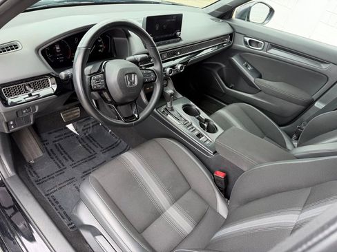 Used 2023 Honda Civic Sport image 2
