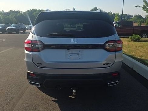 Used 2023 Honda Pilot Sport image 5