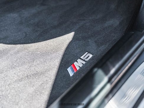 Used 2006 BMW M5 image 33