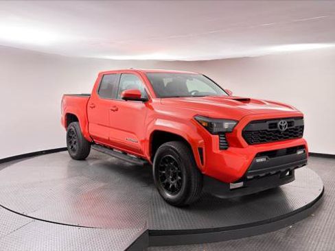 Used 2024 Toyota Tacoma TRD Sport w/ TRD Sport Premium Package RWD image 11
