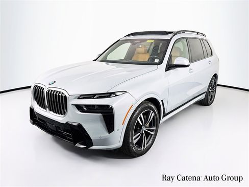 Used 2023 BMW X7 xDrive40i w/ M Sport Package image 3