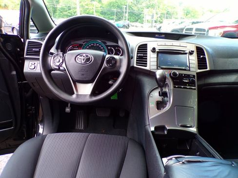Used 2015 Toyota Venza LE AWD/4WD image 16