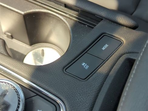 Used 2025 Cadillac XT6 Luxury image 17