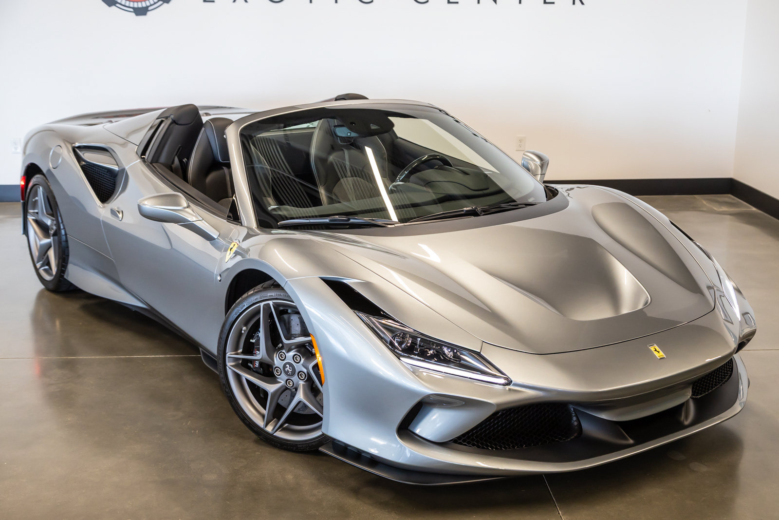 Used 2021 Ferrari F8 Tributo RWD image 2