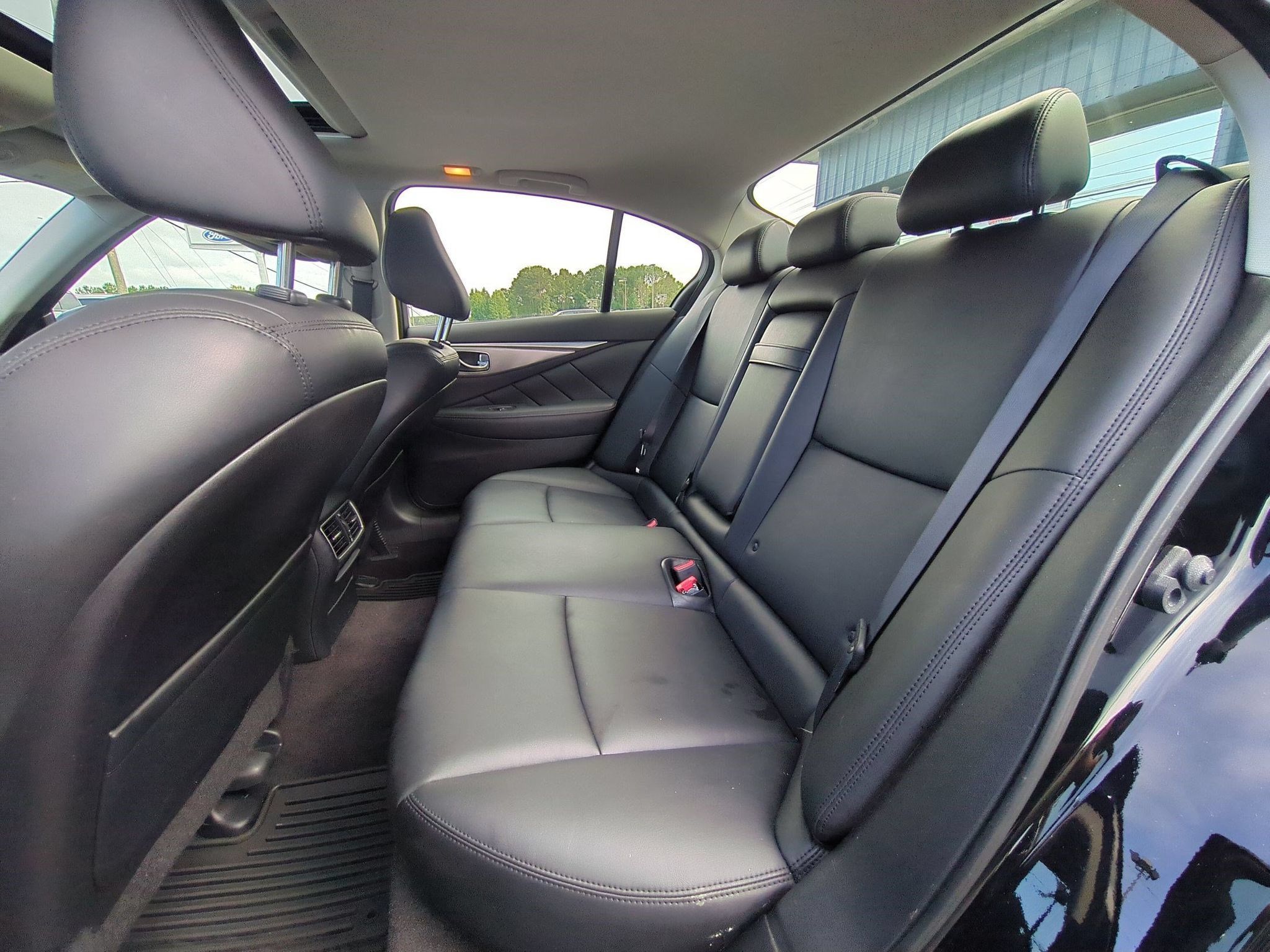 Used 2015 INFINITI Q50 Premium w/ Navigation Package AWD/4WD image 28
