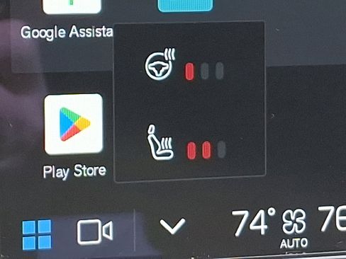 Certified 2022 Volvo XC60 B5 Momentum w/ Climate Package image 25