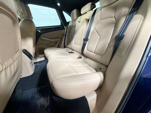 Certified 2026 Porsche Macan AWD/4WD image 21