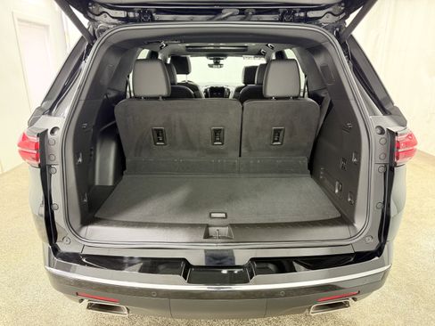 Used 2023 Chevrolet Traverse High Country AWD/4WD image 10