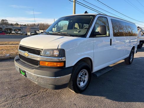 Used 2021 Chevrolet Express 3500 LT w/ LT Preferred Equipment Group image 2