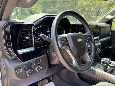 Used 2024 Chevrolet Silverado 1500 LTZ AWD/4WD image 12