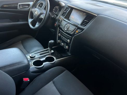 Used 2019 Nissan Pathfinder SV AWD/4WD image 17