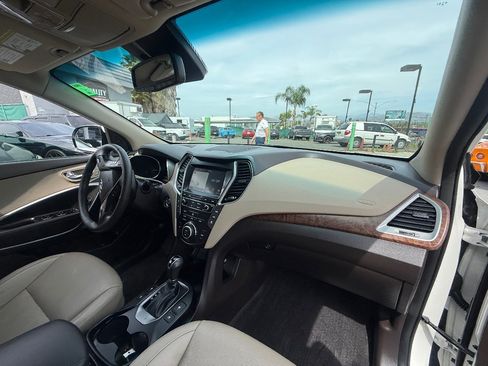 Used 2019 Hyundai Santa Fe XL FWD image 18