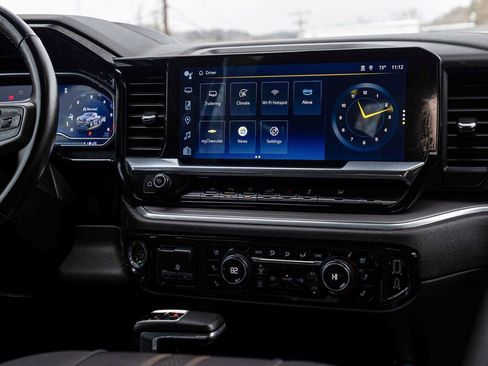 Used 2024 Chevrolet Silverado 1500 High Country w/ Technology Package image 19