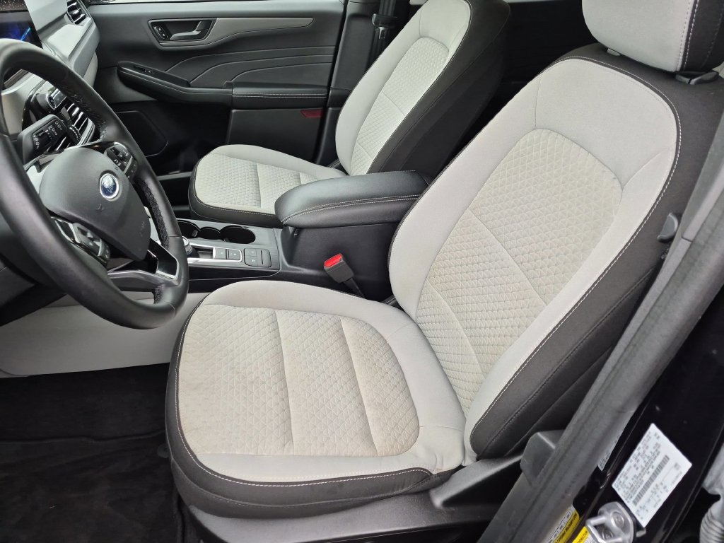 Used 2023 Ford Escape Active w/ Cold Weather Package FWD image 17