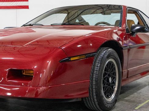 Used 1988 Pontiac Fiero GT image 26