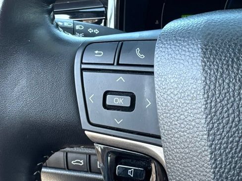 Used 2025 Toyota Camry SE FWD image 23