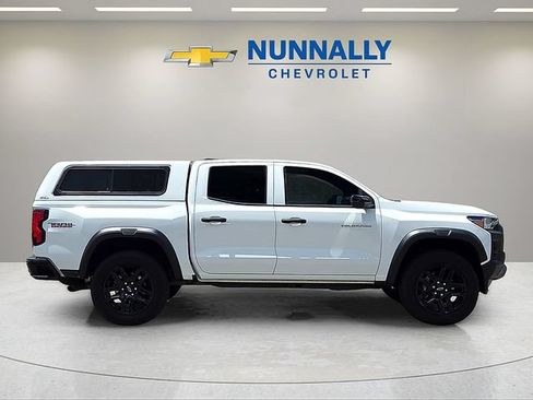 Certified 2024 Chevrolet Colorado Trail Boss w/ Technology Package AWD/4WD image 6