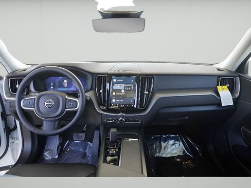 New 2025 Volvo XC60 B5 Core w/ Climate Package image 14