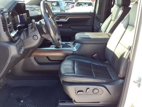 Used 2023 Chevrolet Silverado 1500 High Country w/ Technology Package image 13