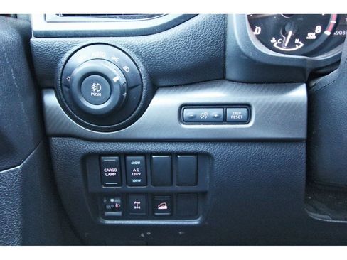 Used 2020 Nissan Titan PRO-4X AWD/4WD image 14