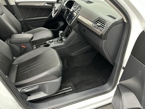 Used 2023 Volkswagen Tiguan SE AWD/4WD image 23