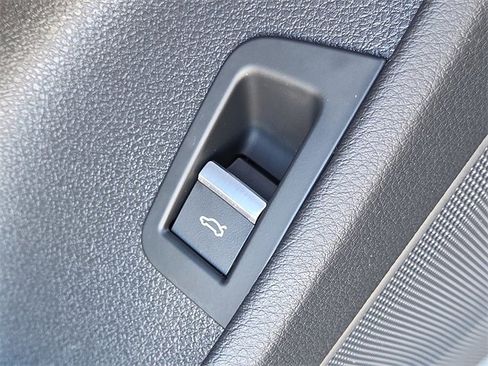 Certified 2022 Audi Q7 2.0T Premium w/ Convenience Package image 25