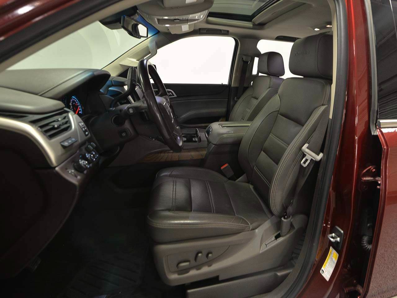 Used 2020 GMC Yukon Denali w/ Denali Premium Package AWD/4WD image 9