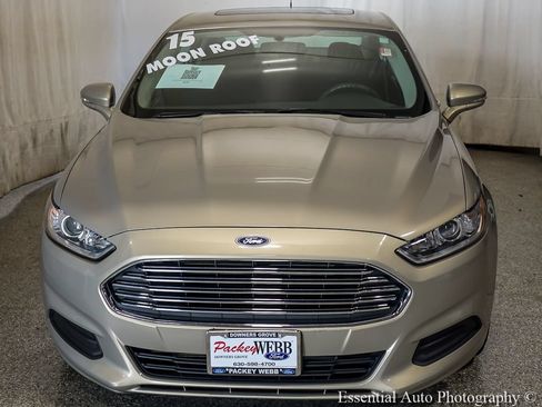 Used 2015 Ford Fusion SE FWD image 5