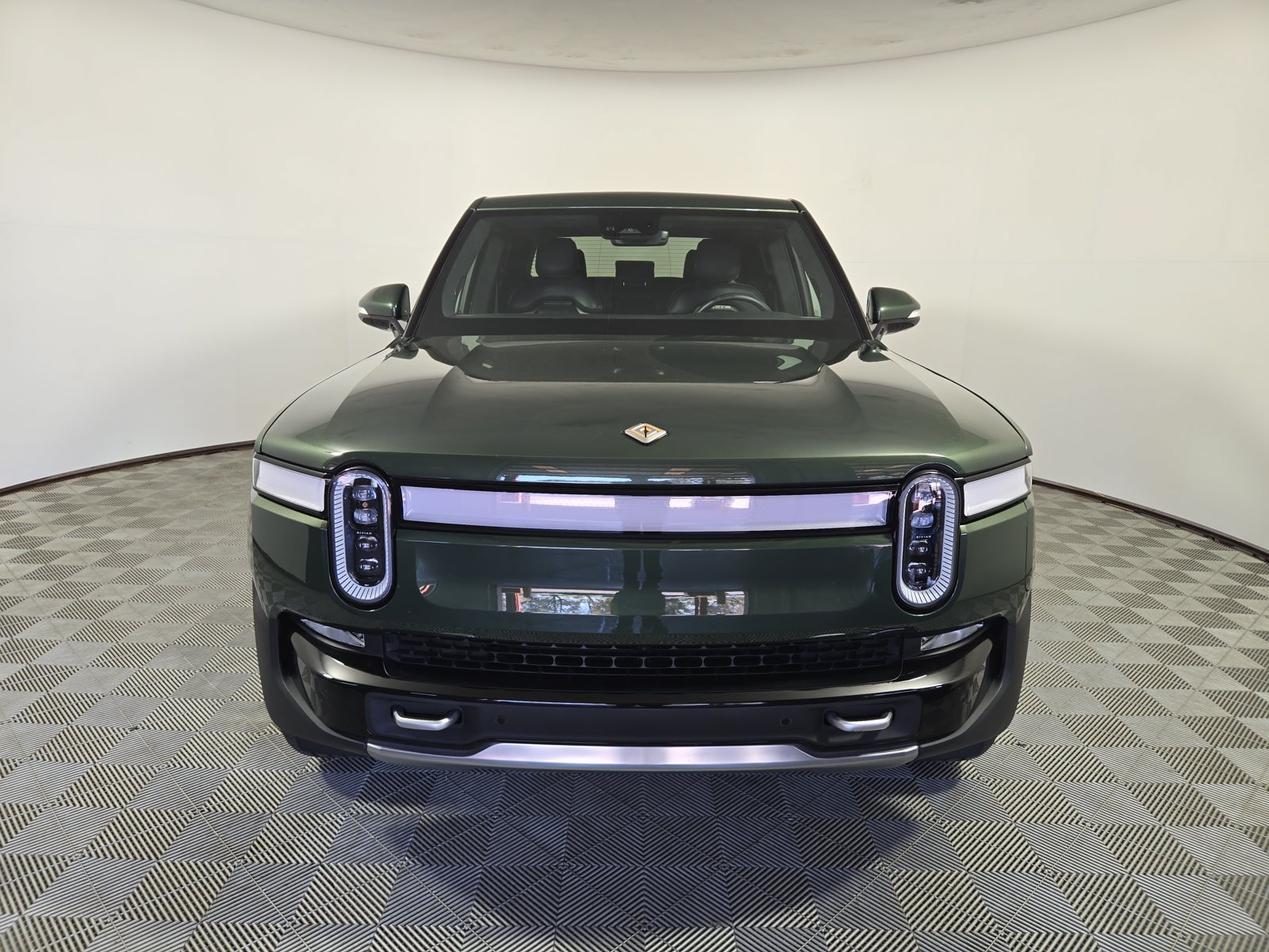 Used 2024 Rivian R1T Adventure Dual AWD/4WD image 8