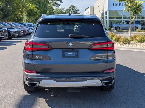Used 2022 BMW X5 xDrive45e w/ Climate Comfort Package AWD/4WD image 4