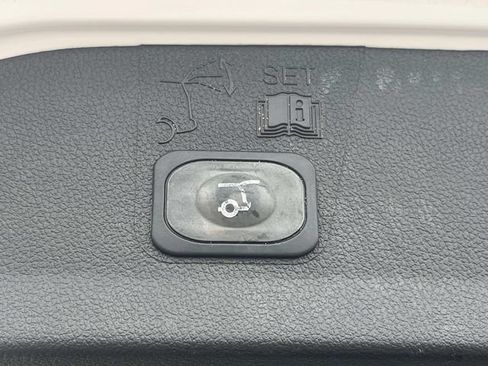 Used 2016 Ford Escape Titanium w/ Equipment Group 301A FWD image 13
