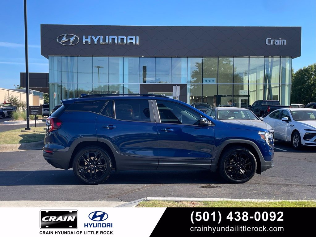 Used 2022 GMC Terrain SLE w/ Driver Convenience Package FWD image 1