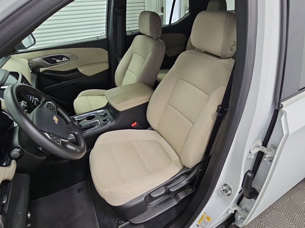 Used 2024 Chevrolet Traverse LS w/ Safety Package FWD image 27