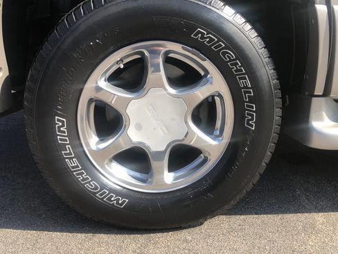 Used 2004 GMC Yukon Denali image 34