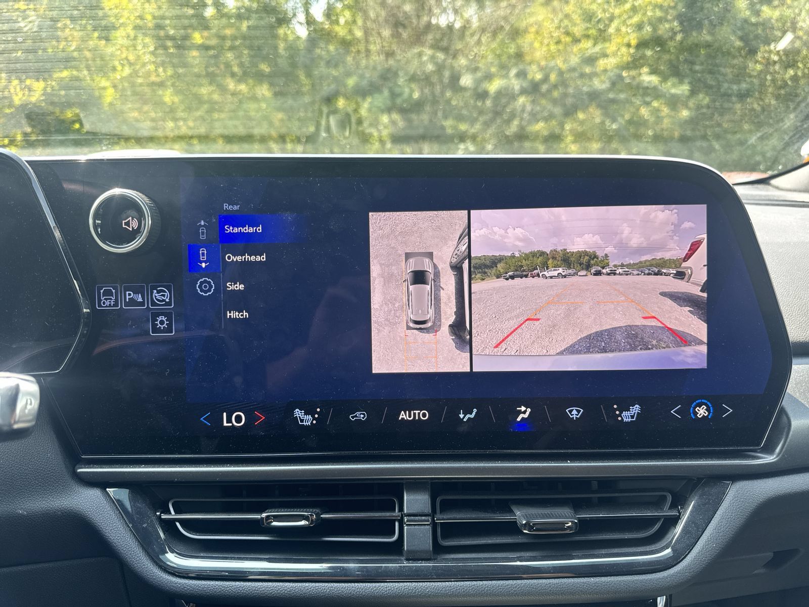 Used 2024 Chevrolet Equinox EV RS FWD image 17