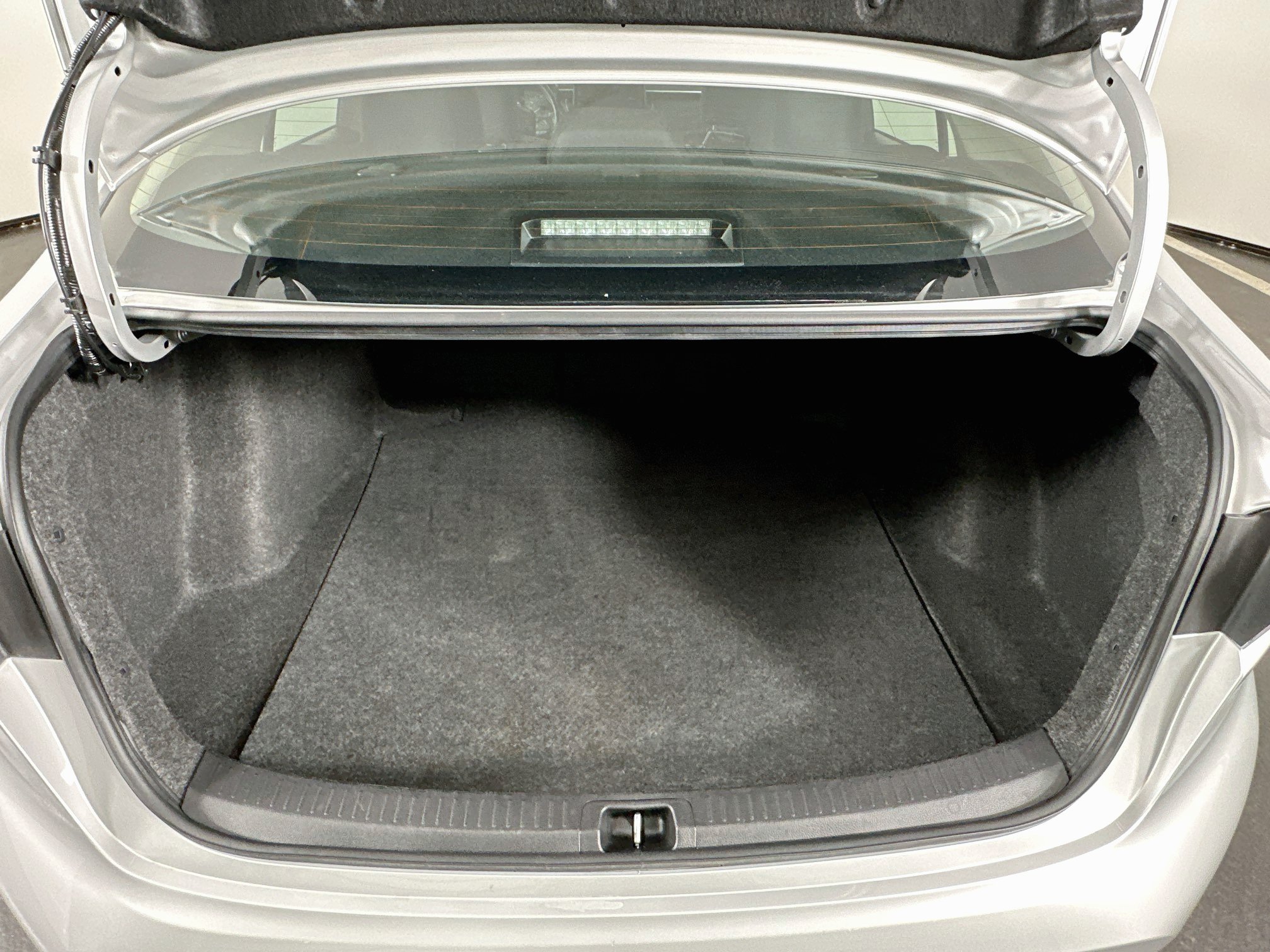 Used 2025 Toyota Corolla LE FWD image 27