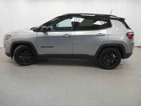 Certified 2022 Jeep Compass Latitude w/ Convenience Group FWD image 14