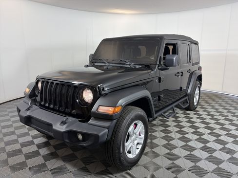 Used 2022 Jeep Wrangler Unlimited Sport AWD/4WD image 2