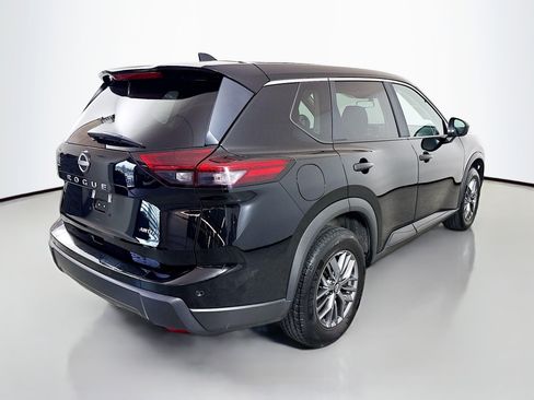 Used 2024 Nissan Rogue S AWD/4WD image 7