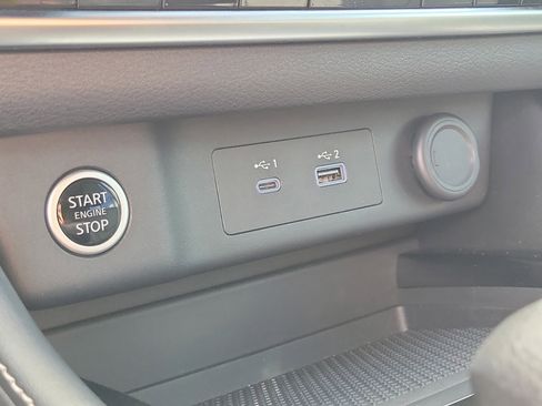 Used 2023 Nissan Rogue SL w/ SL Premium Package image 29