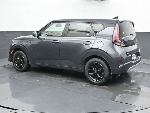 Used 2025 Kia Soul LX w/ LX Technology Package FWD image 6