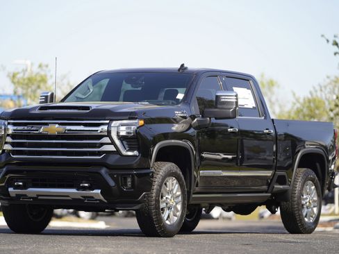New 2026 Chevrolet Silverado 2500 High Country w/ High Country Premium Package AWD/4WD image 38