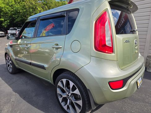 Used 2013 Kia Soul ! w/ Premium Pkg image 9